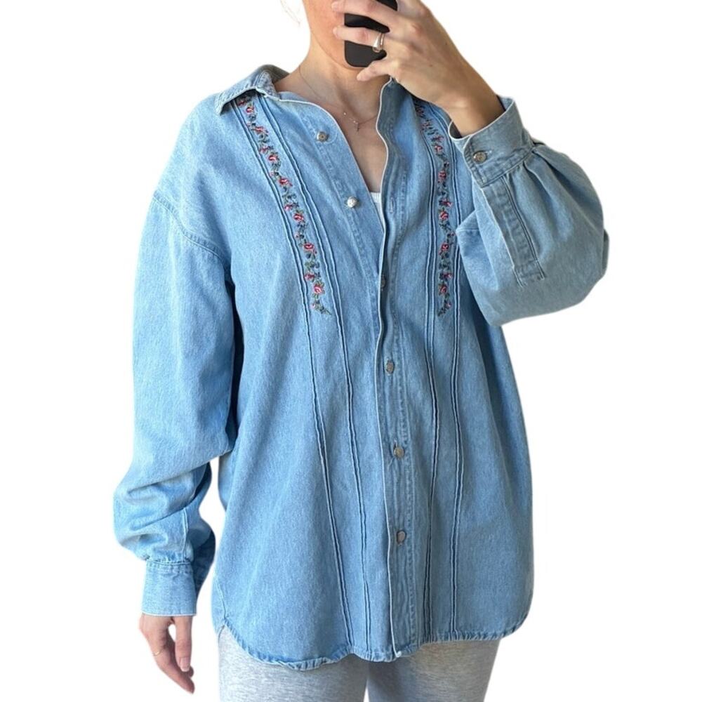 Vintage 90s Embroidered Denim Flowers Button Up Boho Cottagecore Size Medium